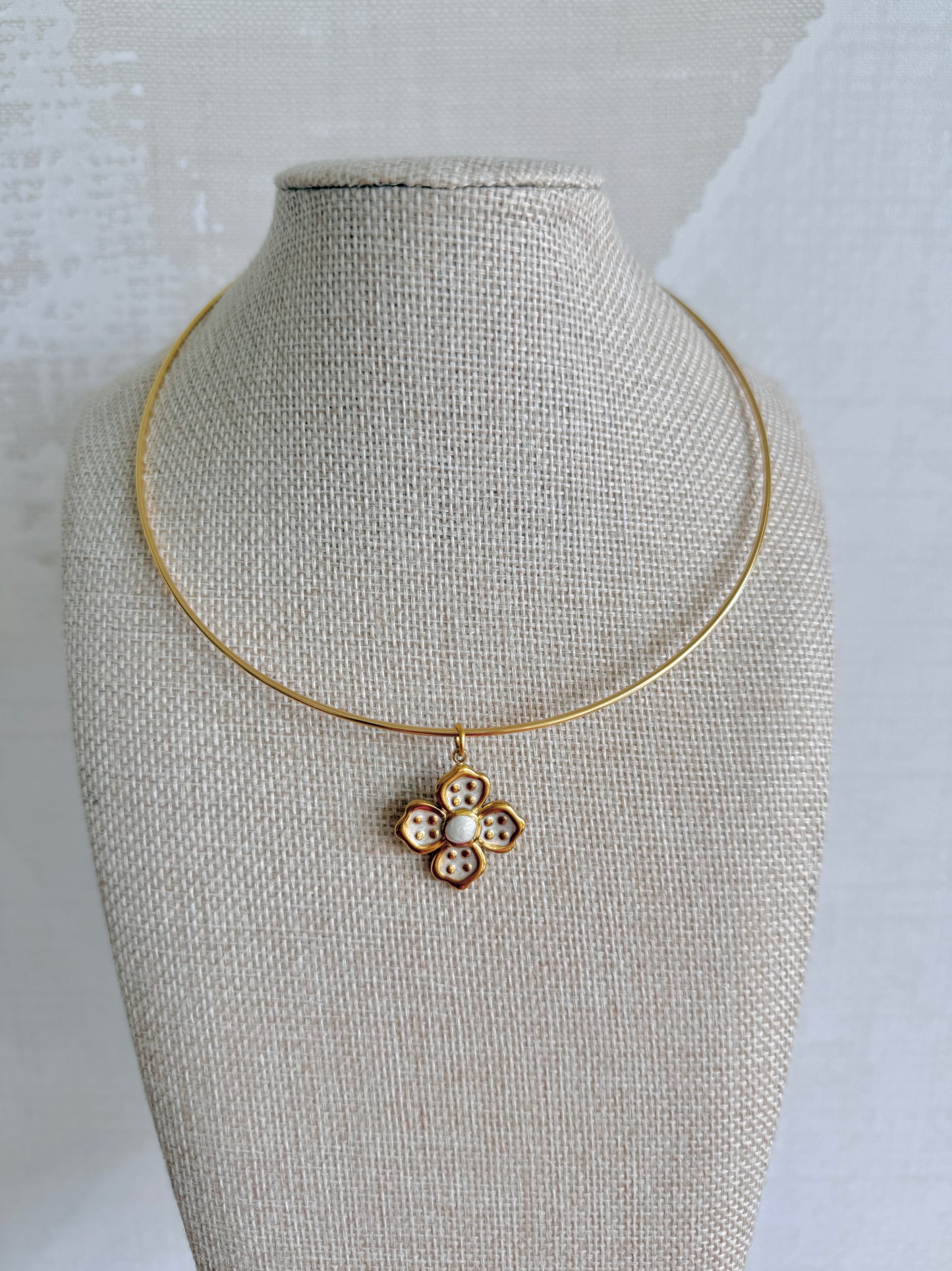 Pearl Flower Collar Necklace