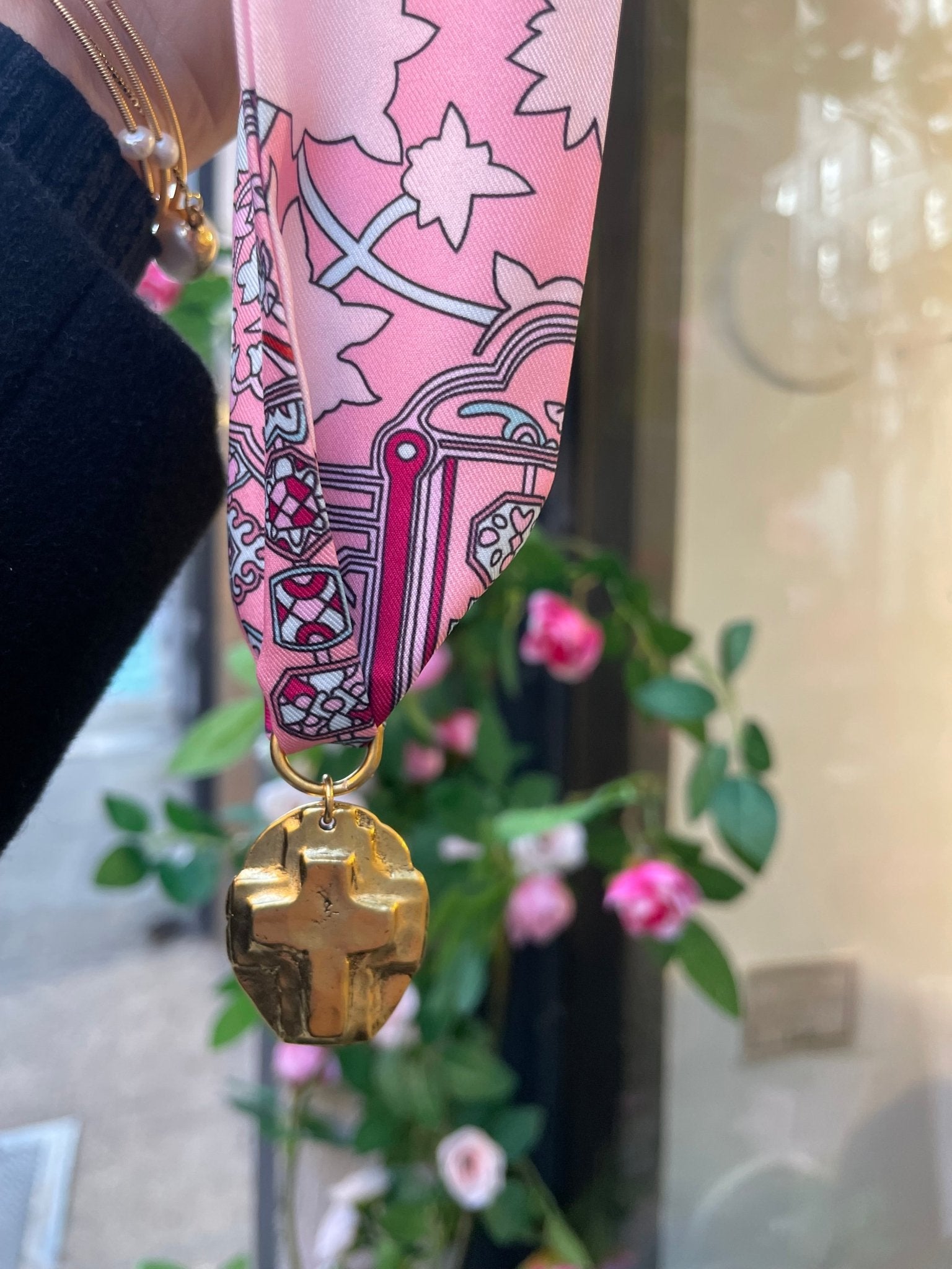Bold Faith Scarf Necklace - Cola Stacks -