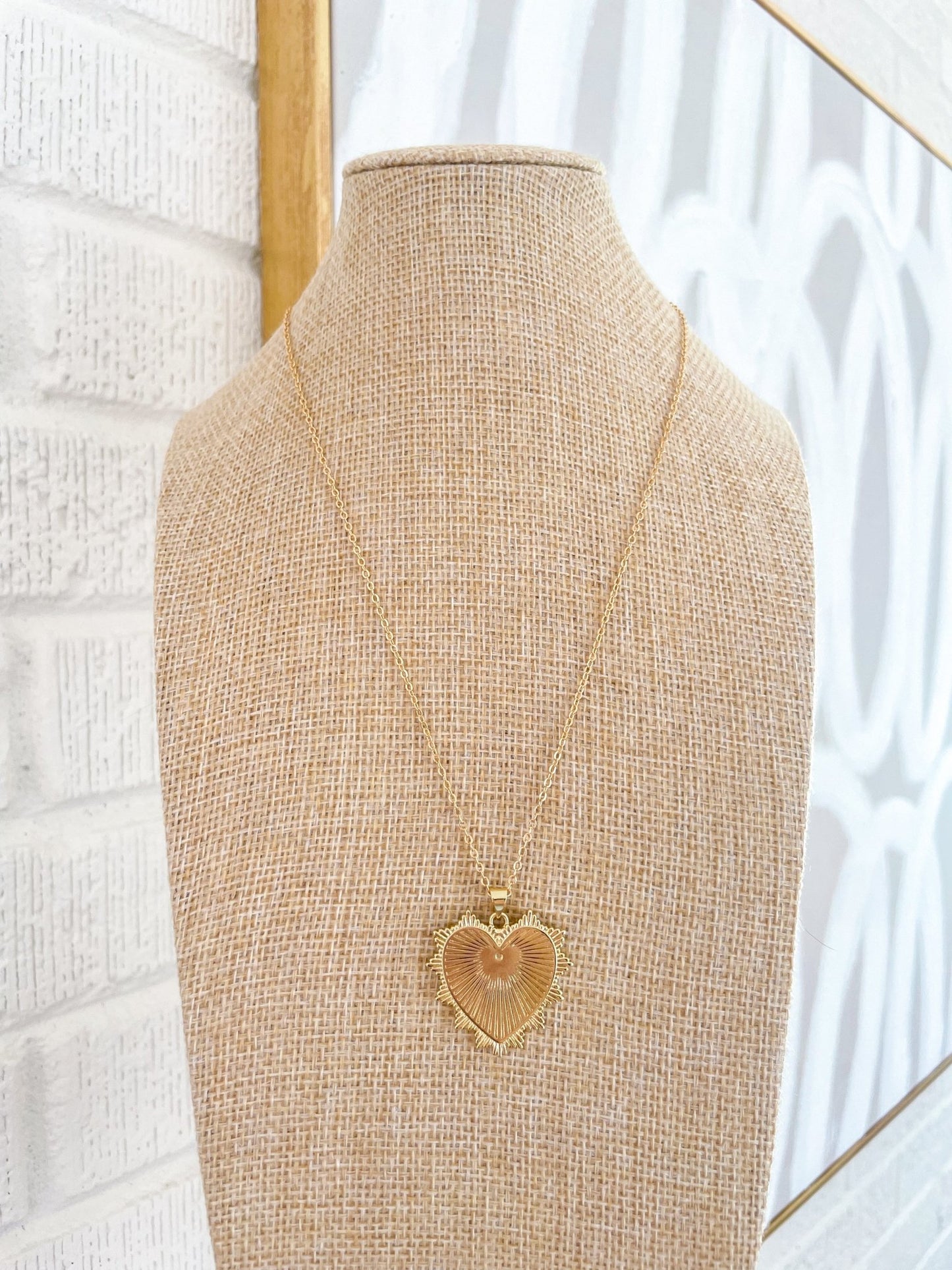 Bold Heart Dainty Necklace - Cola Stacks -
