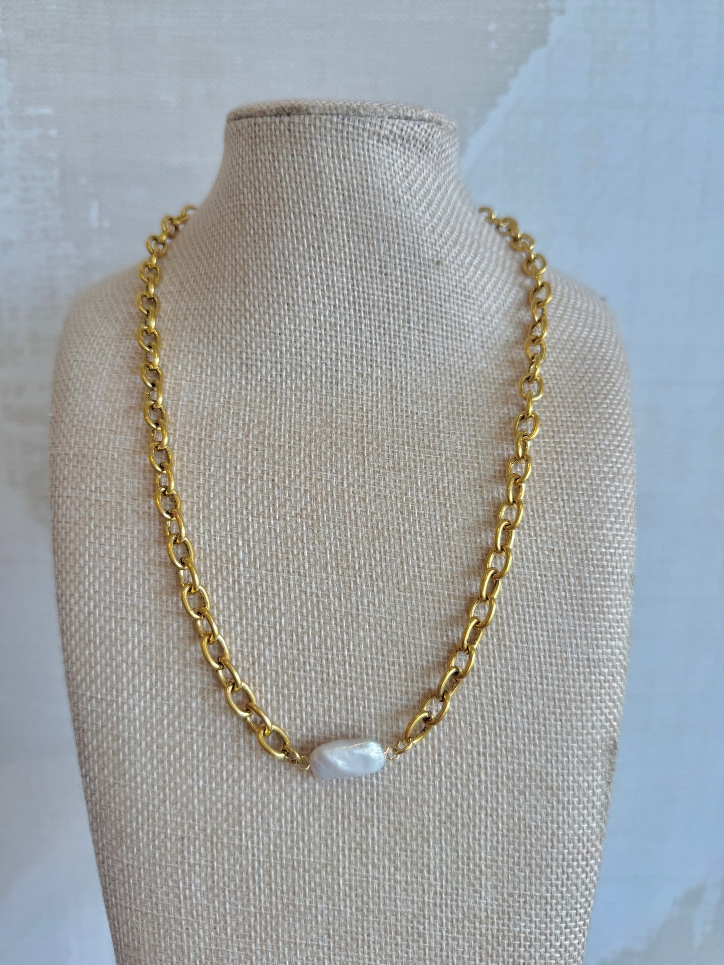 IOP Necklace - Cola Stacks -