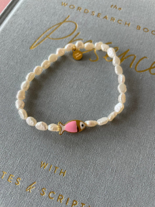O - Fish Bracelet - Cola Stacks -