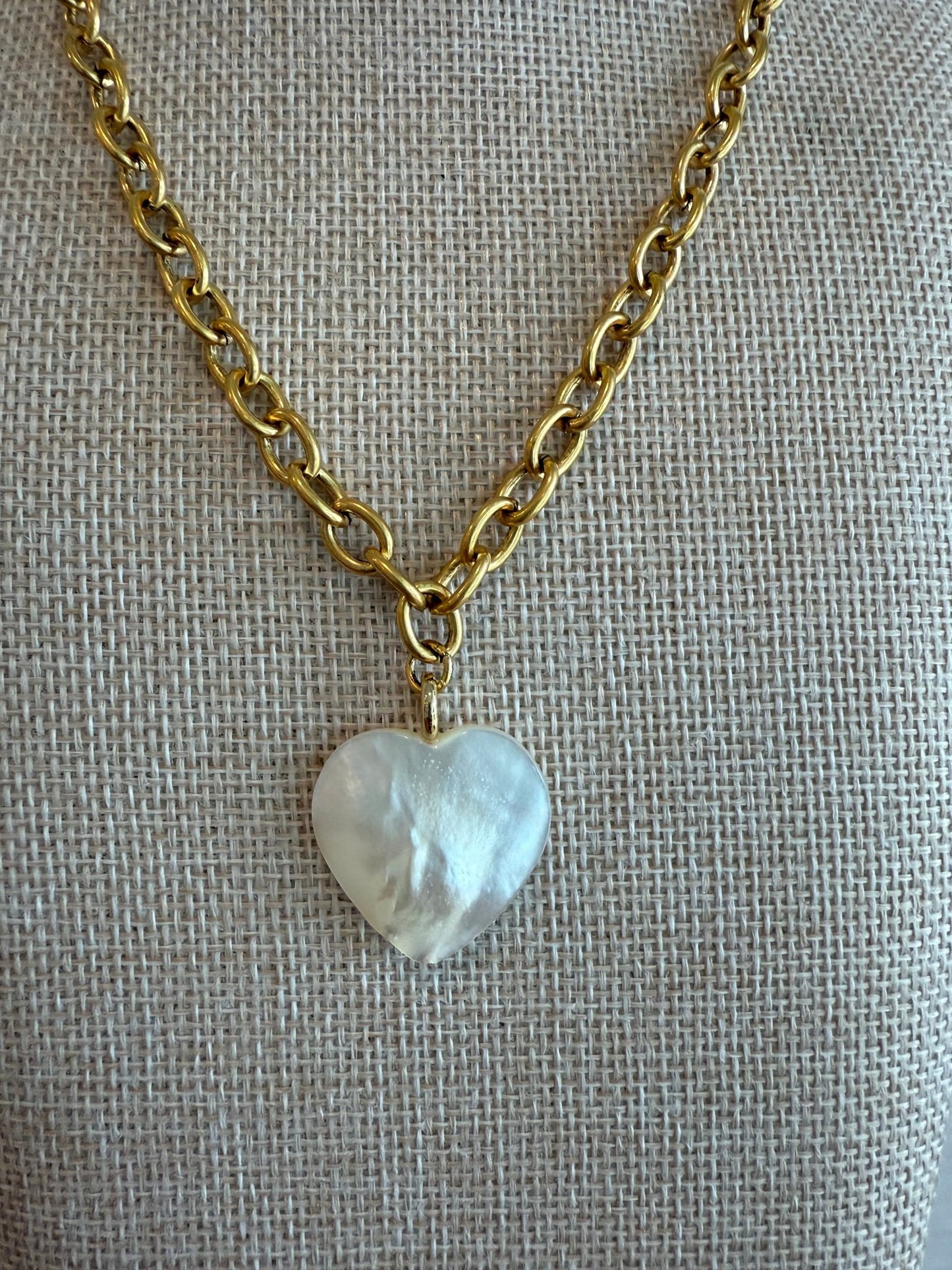Pearl Heart Necklace - Cola Stacks -