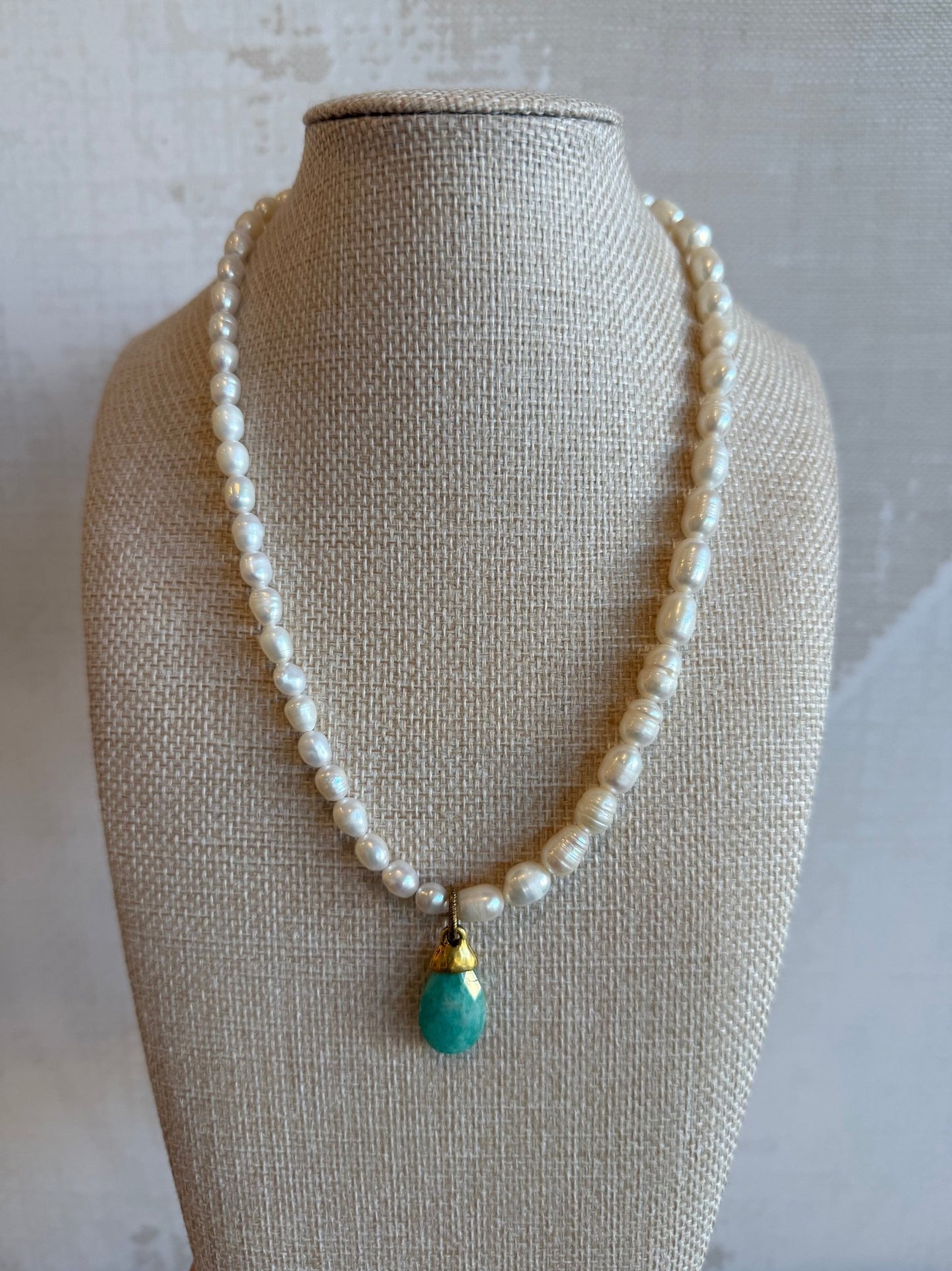 Turtle Cove Necklace - Cola Stacks -