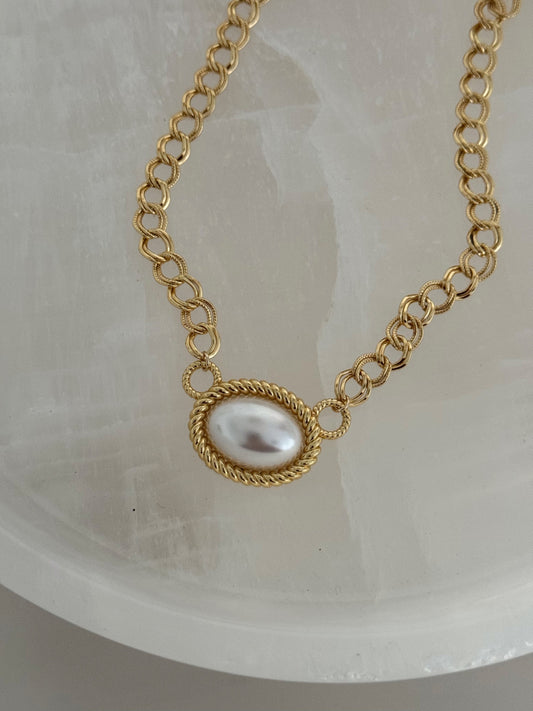 Eloise Pearl Necklace