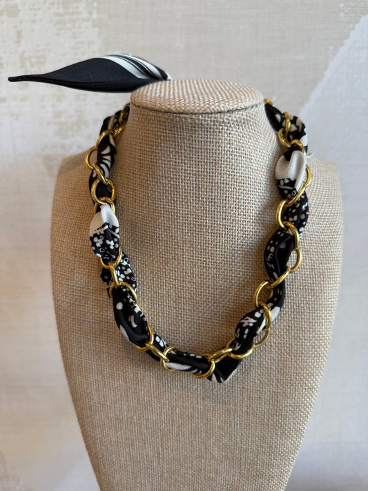 Black & White Scarf Chain Necklace - Cola Stacks - 