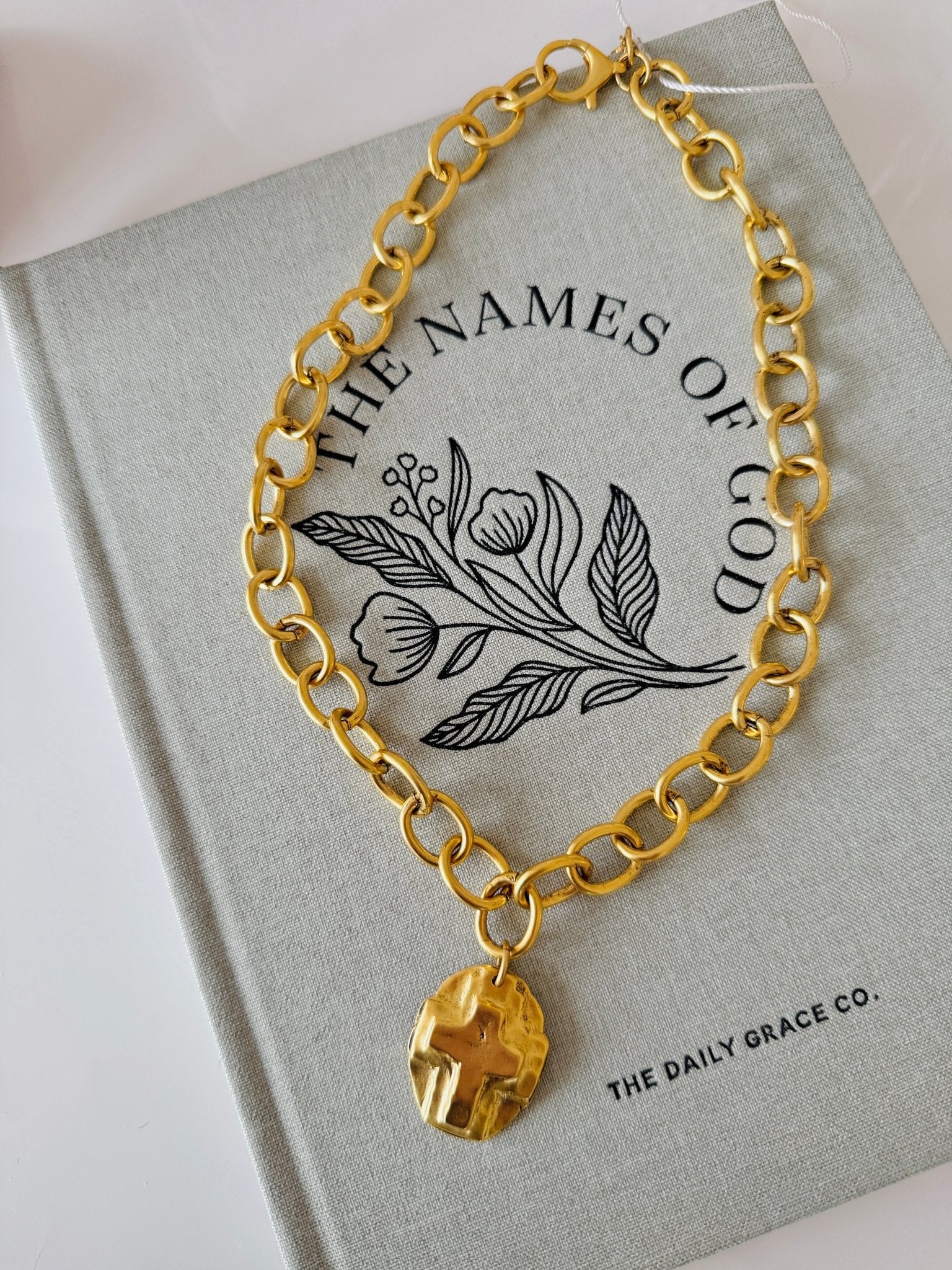 Bold Faith Gold Necklace - Cola Stacks - 