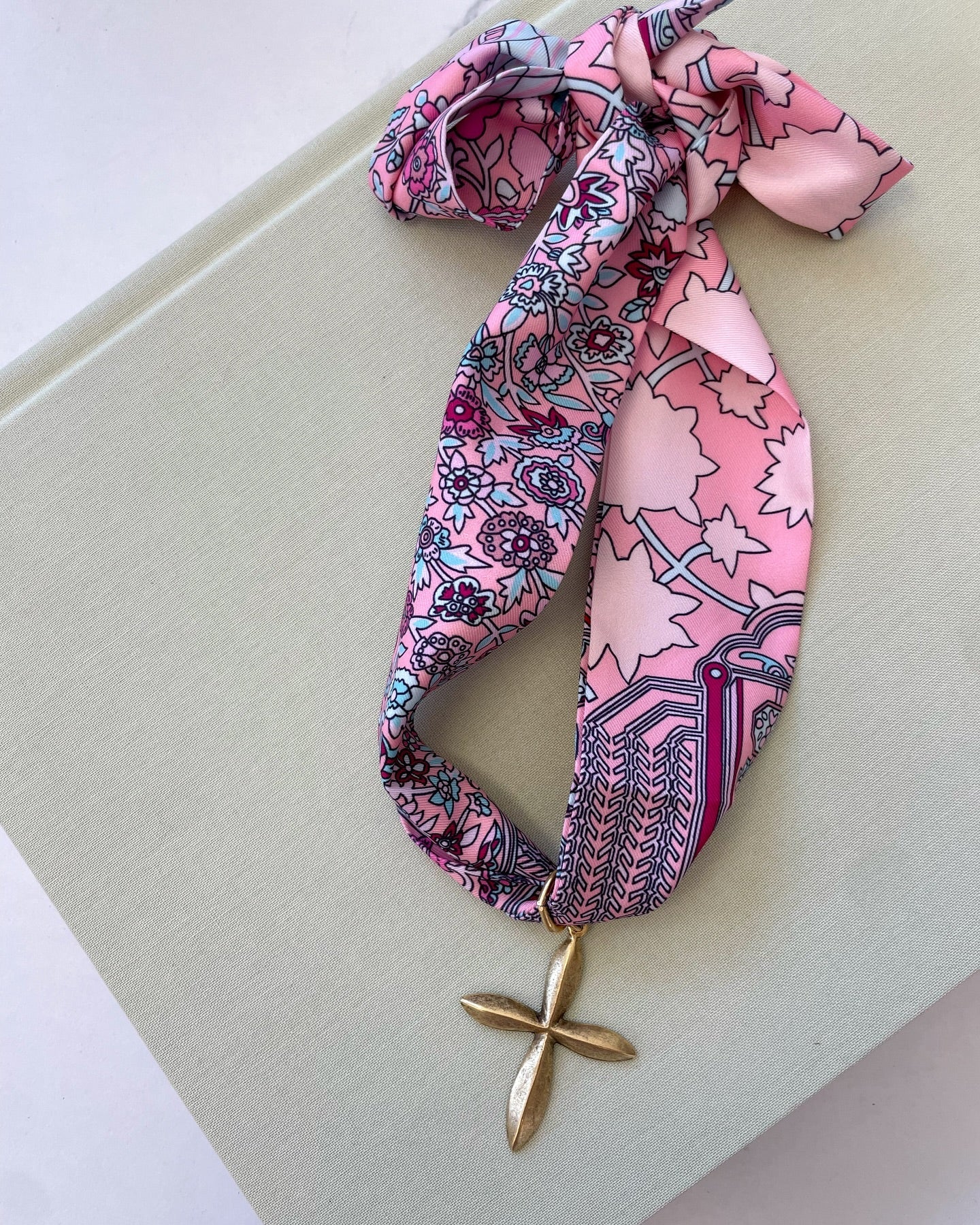 Risen Scarf Necklace - Cola Stacks - 