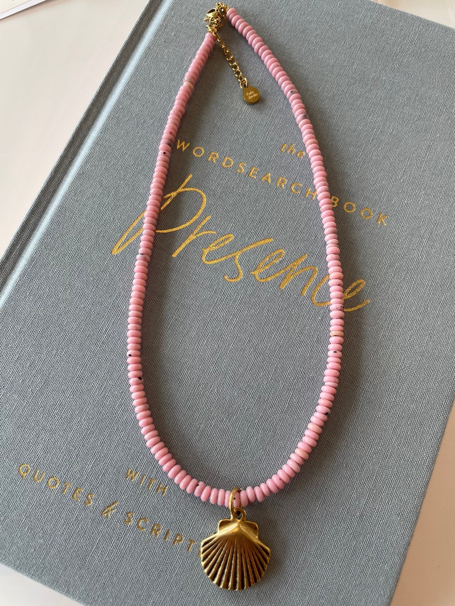 Seashell Charm Necklace - Cola Stacks - 