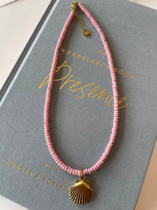 Seashell Charm Necklace - Cola Stacks - 