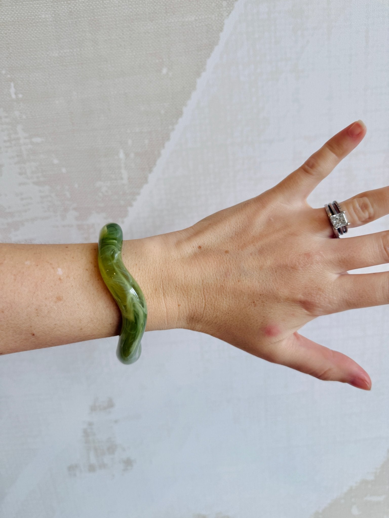 Wave Bangle - Cola Stacks - 